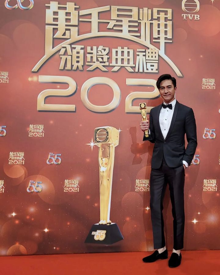 果然自小已經有表演天份！